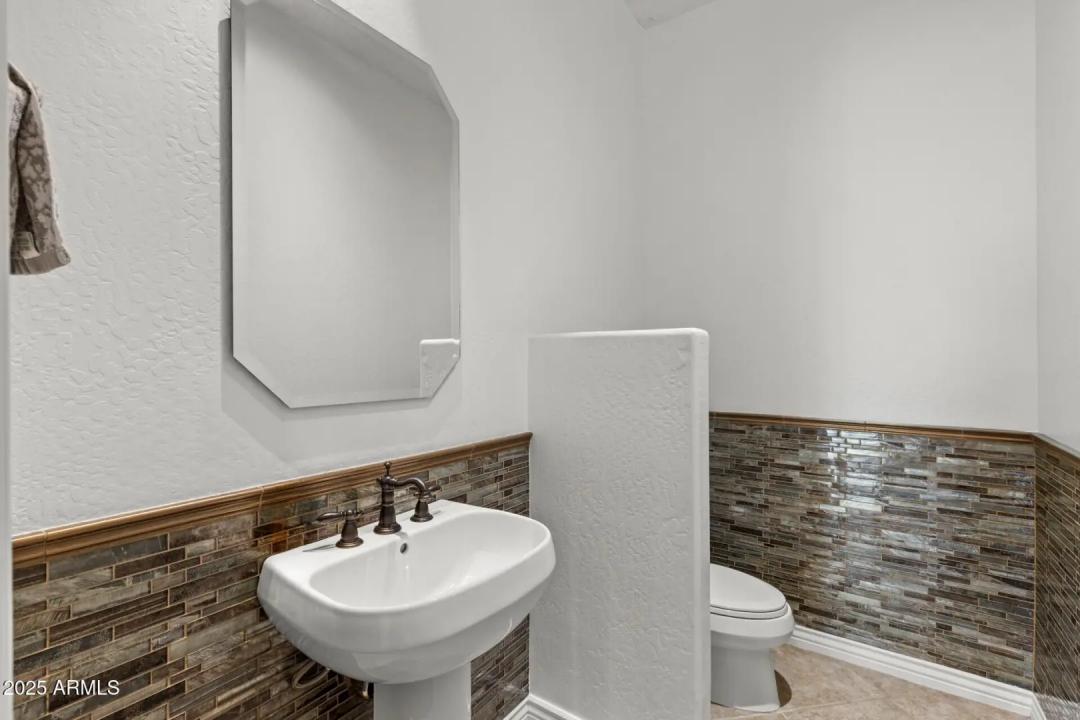 Real Estate Picture 26