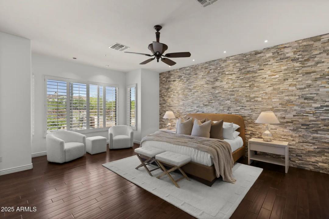 Real Estate Picture 14