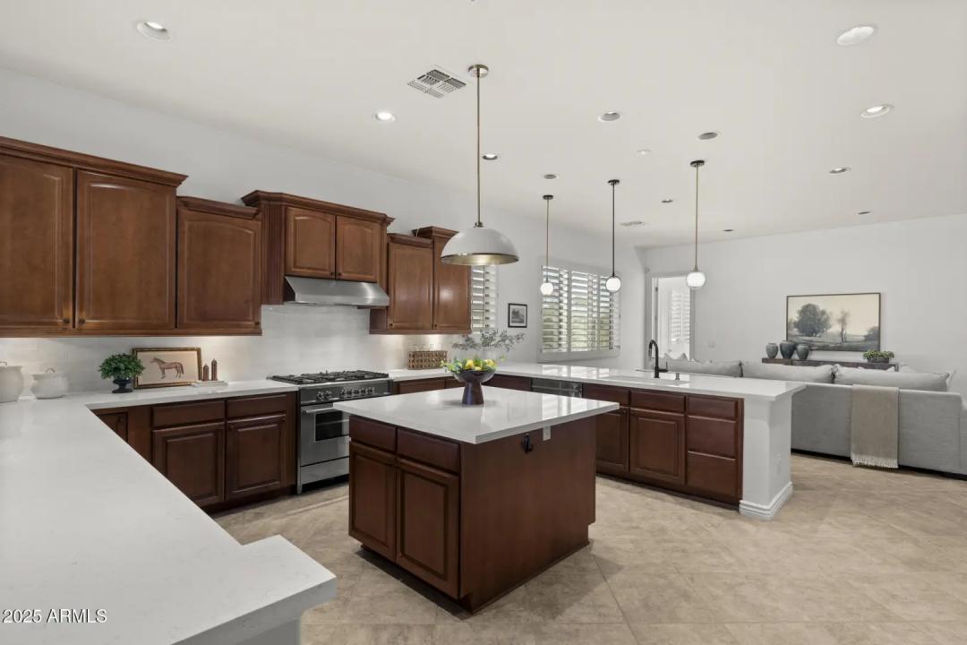 Real Estate Picture 9