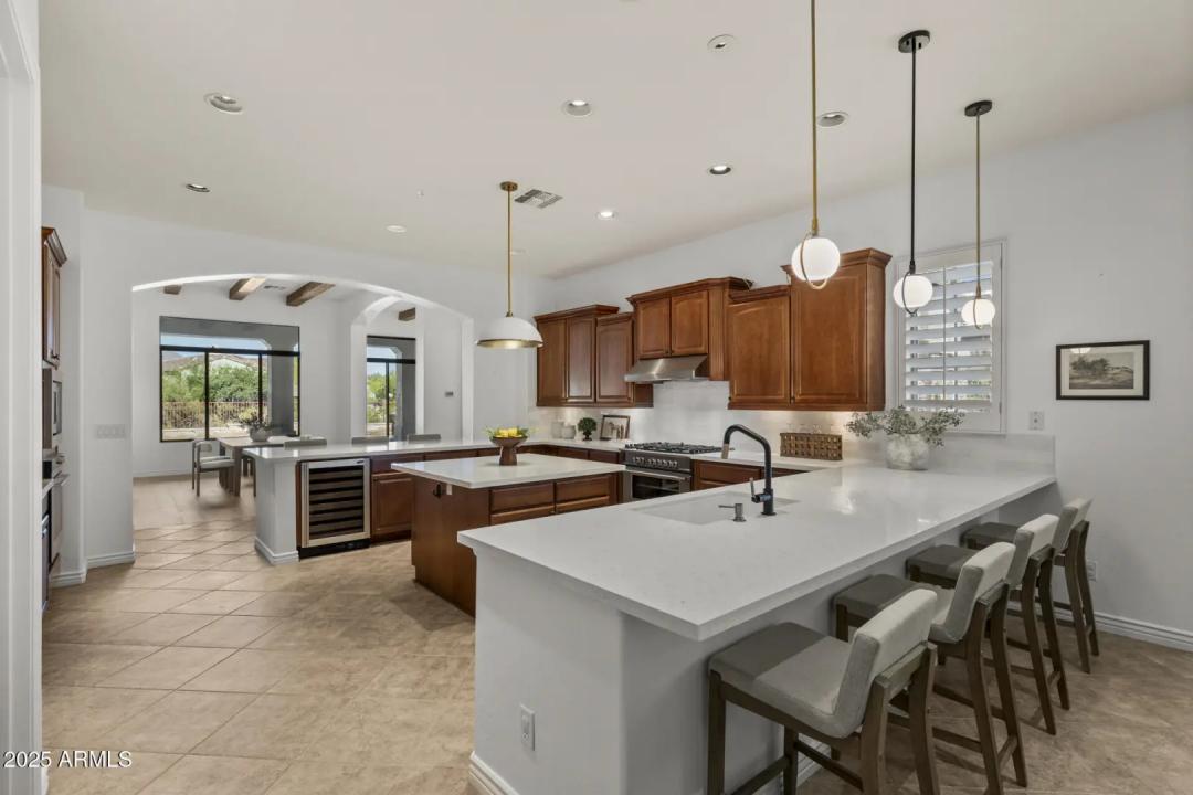 Real Estate Picture 11