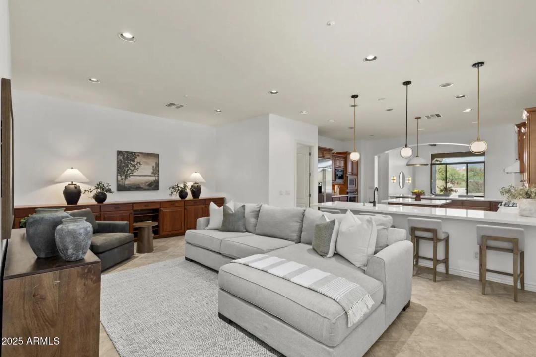 Real Estate Picture 12