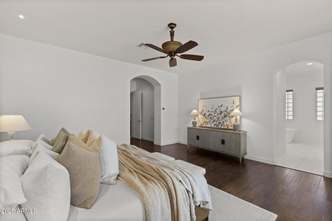 Real Estate Picture 15