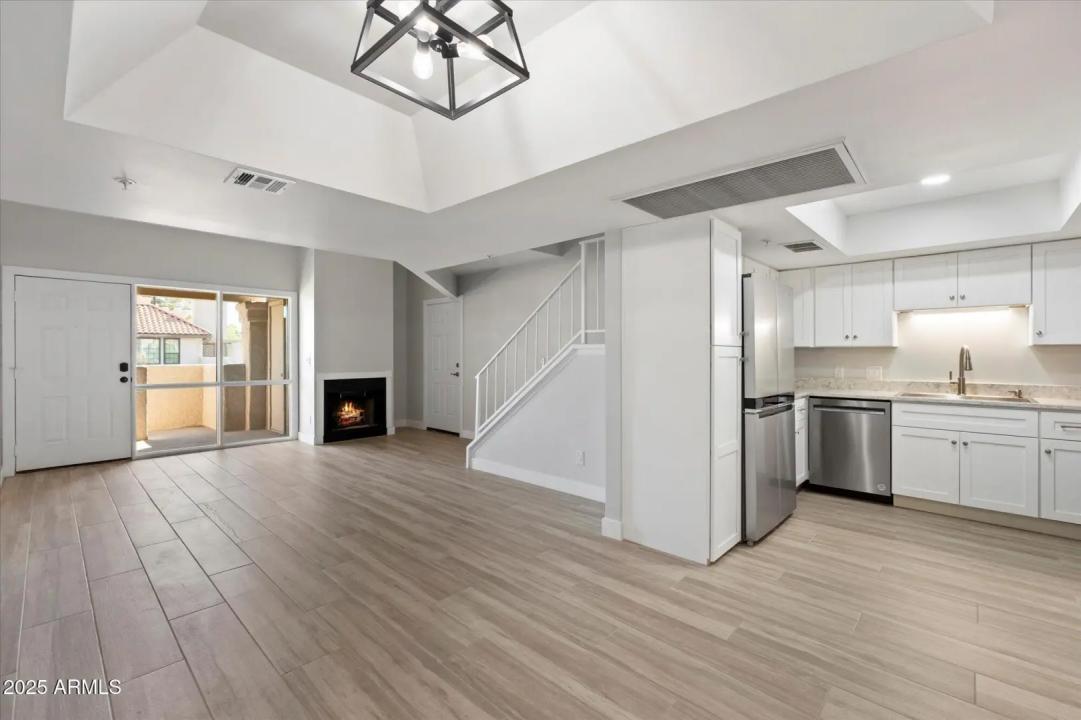 Real Estate Picture 3