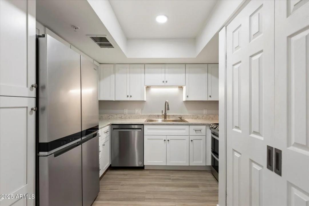 Real Estate Picture 7