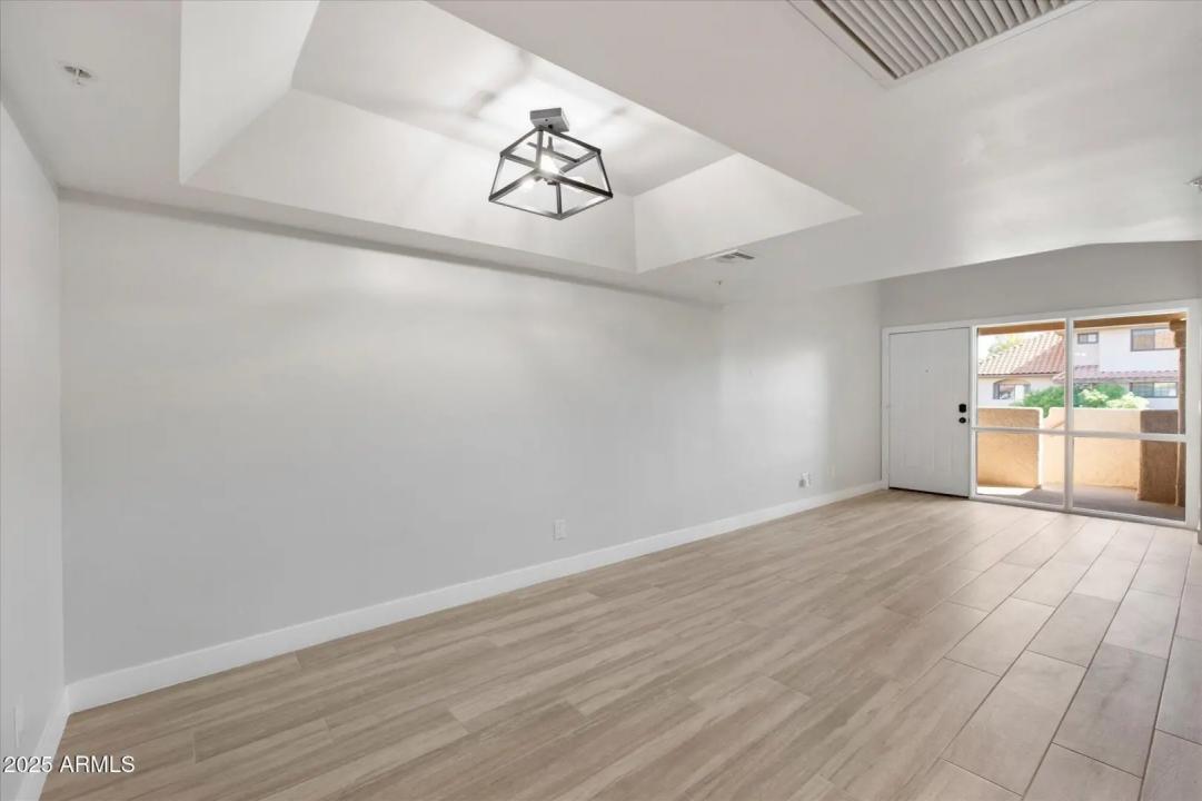 Real Estate Picture 5