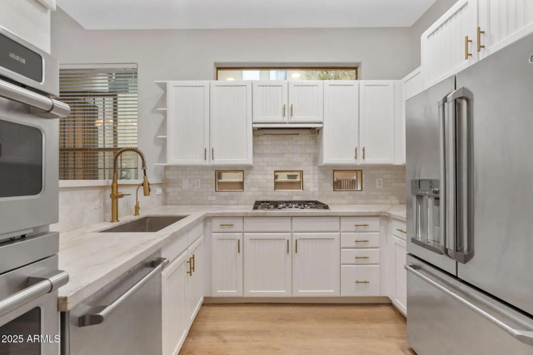 Real Estate Picture 8