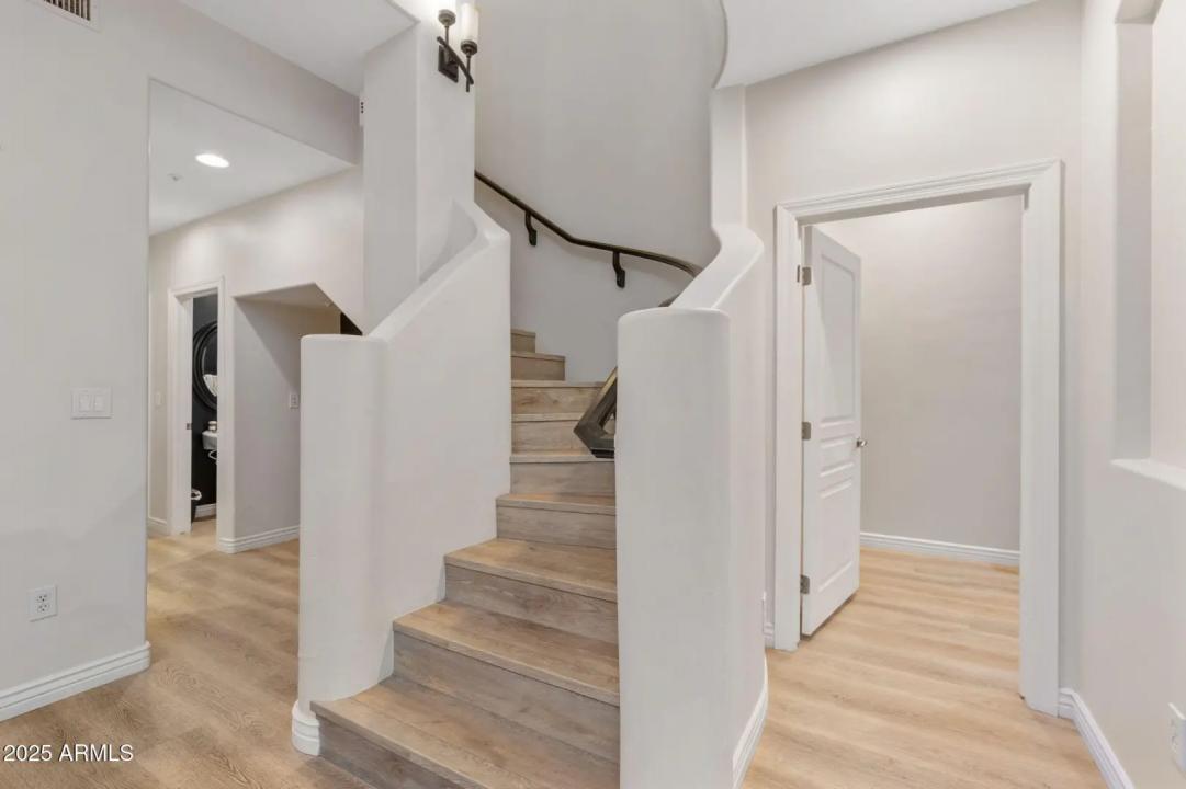 Real Estate Picture 18