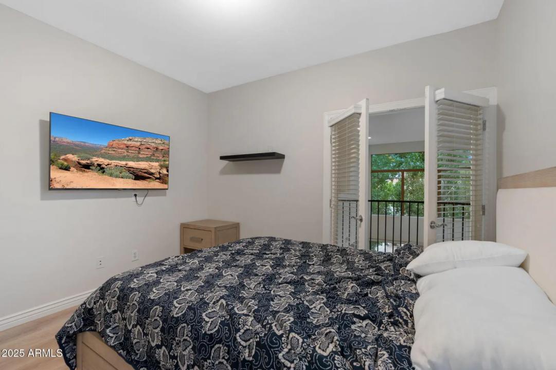 Real Estate Picture 23