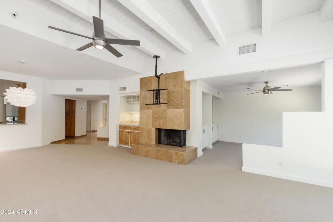 Real Estate Picture 3