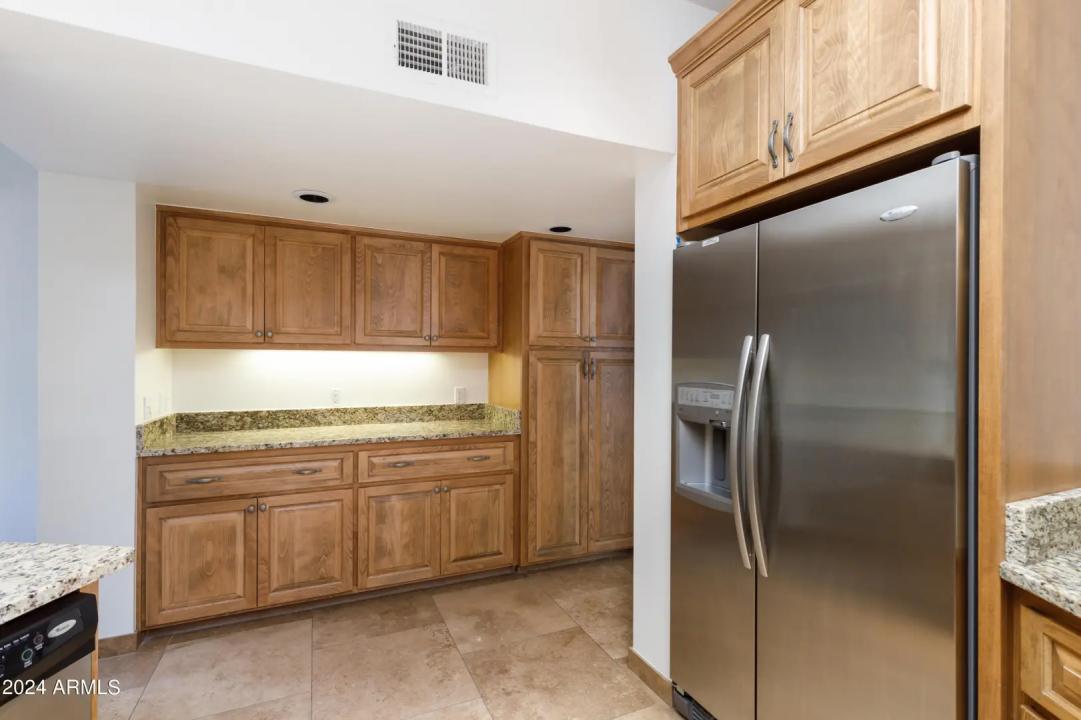 Real Estate Picture 7
