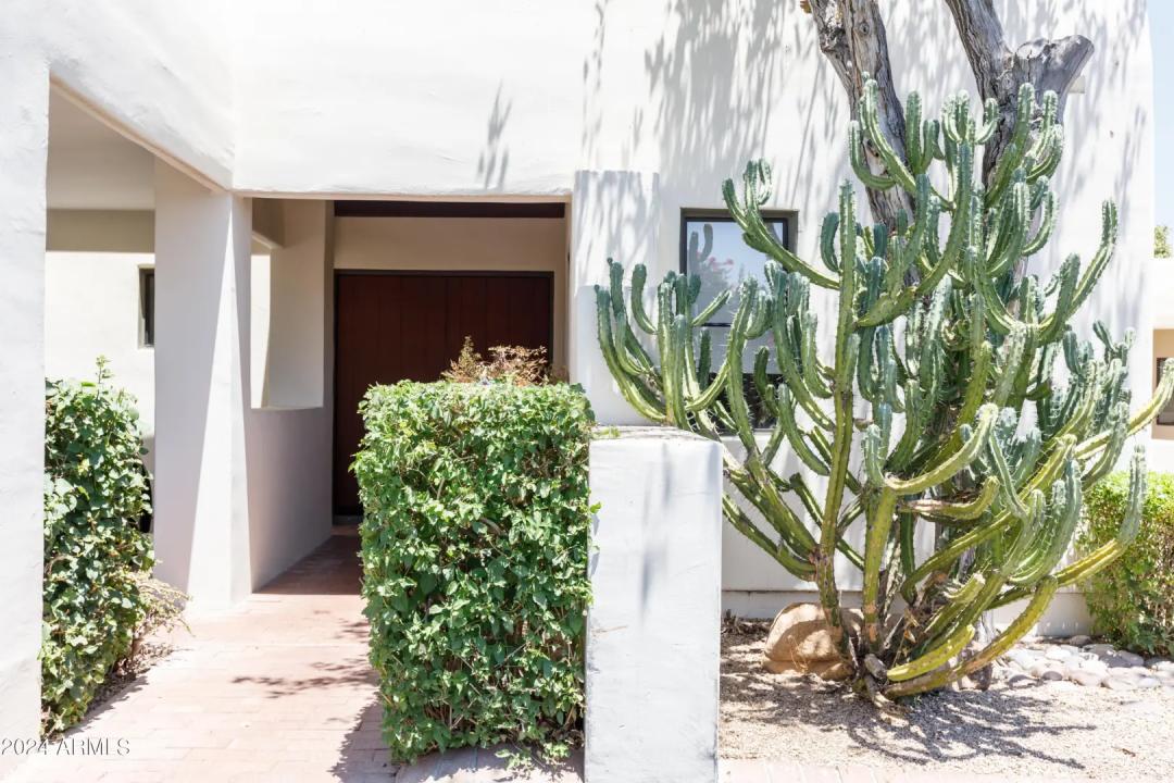 Real Estate Picture 11