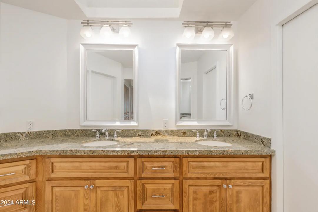 Real Estate Picture 12