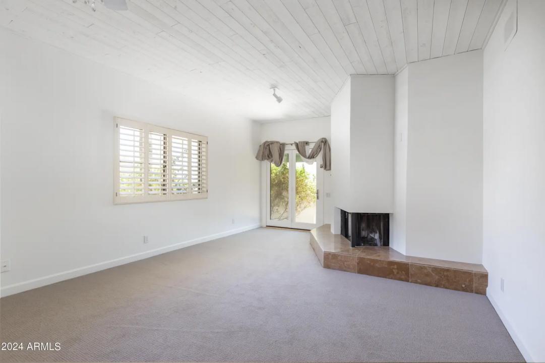 Real Estate Picture 14