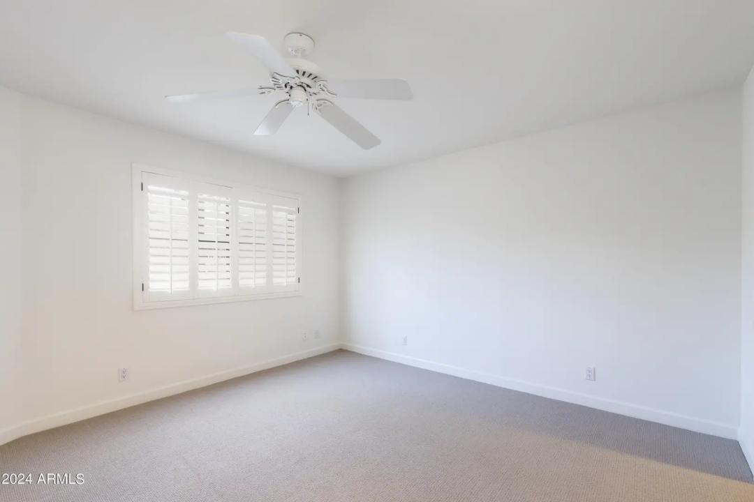Real Estate Picture 16