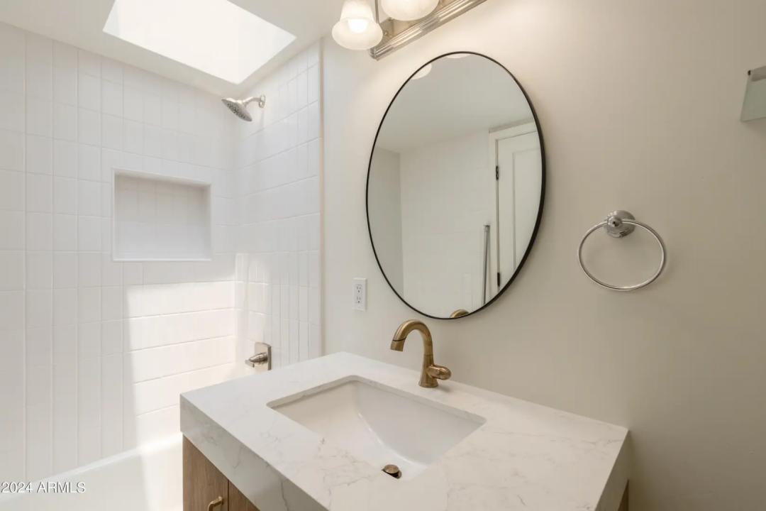 Real Estate Picture 17