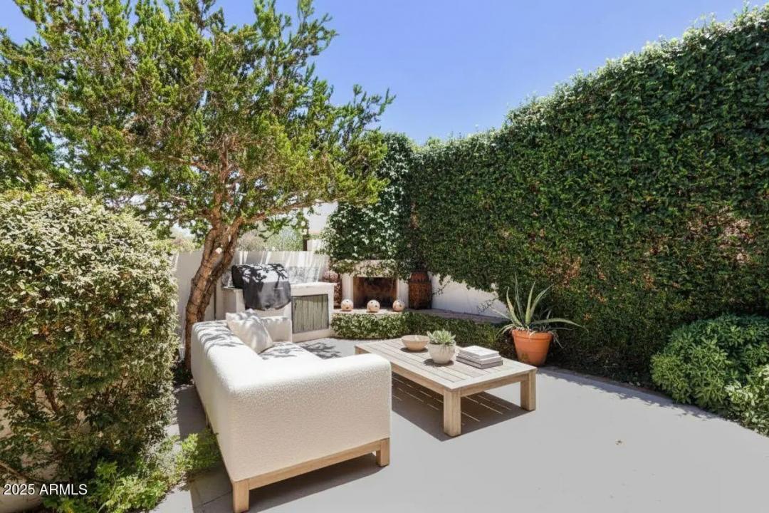 Real Estate Picture 10