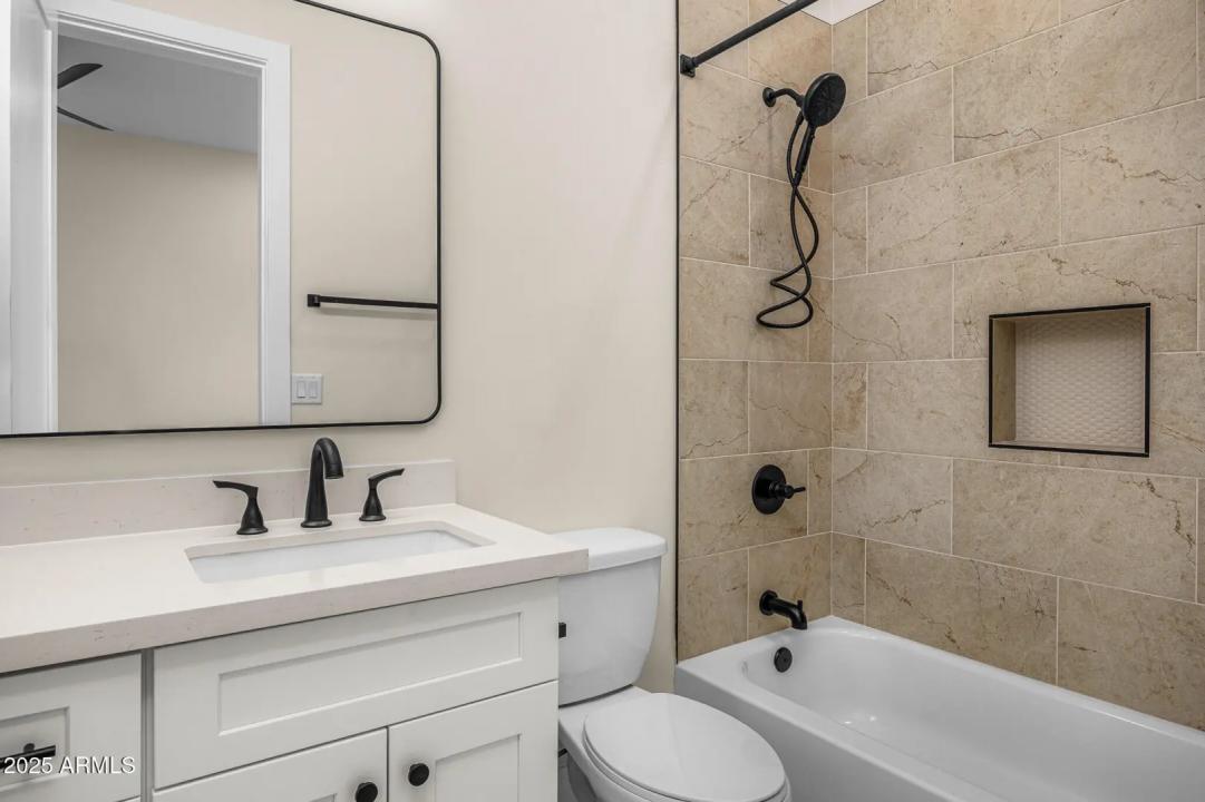 Real Estate Picture 8