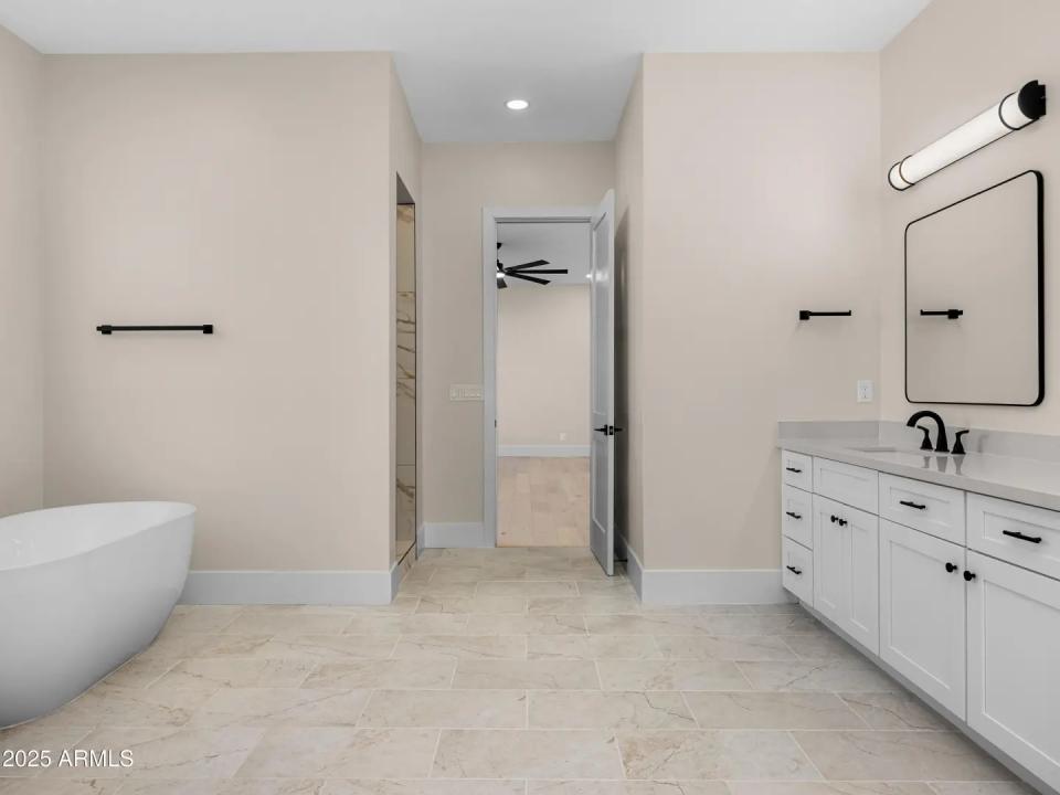 Real Estate Picture 10