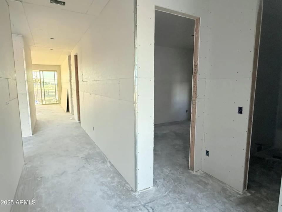 Real Estate Picture 5