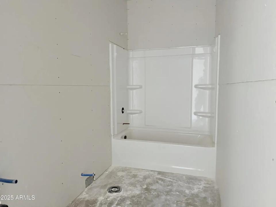 Real Estate Picture 7