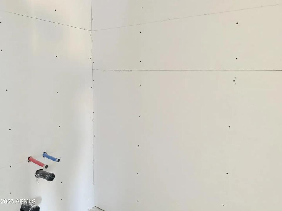 Real Estate Picture 11