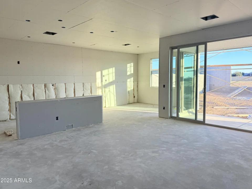 Real Estate Picture 12