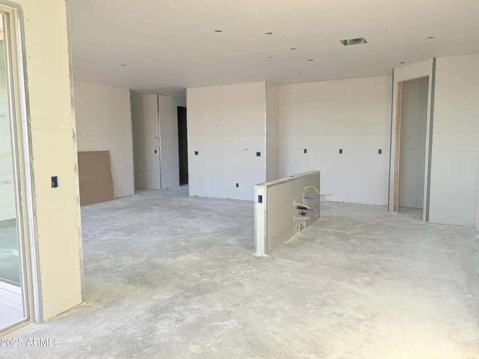 Real Estate Picture 13