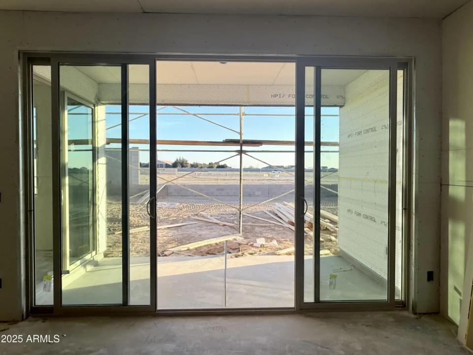 Real Estate Picture 14