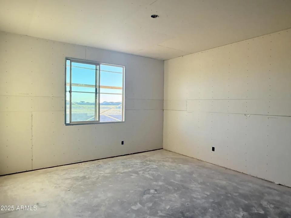 Real Estate Picture 15