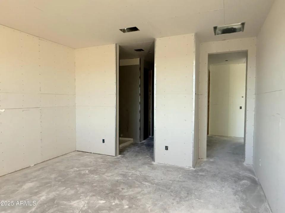 Real Estate Picture 16