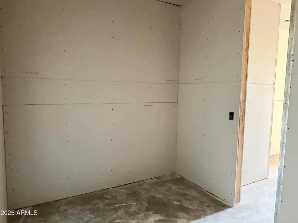 Real Estate Picture 18