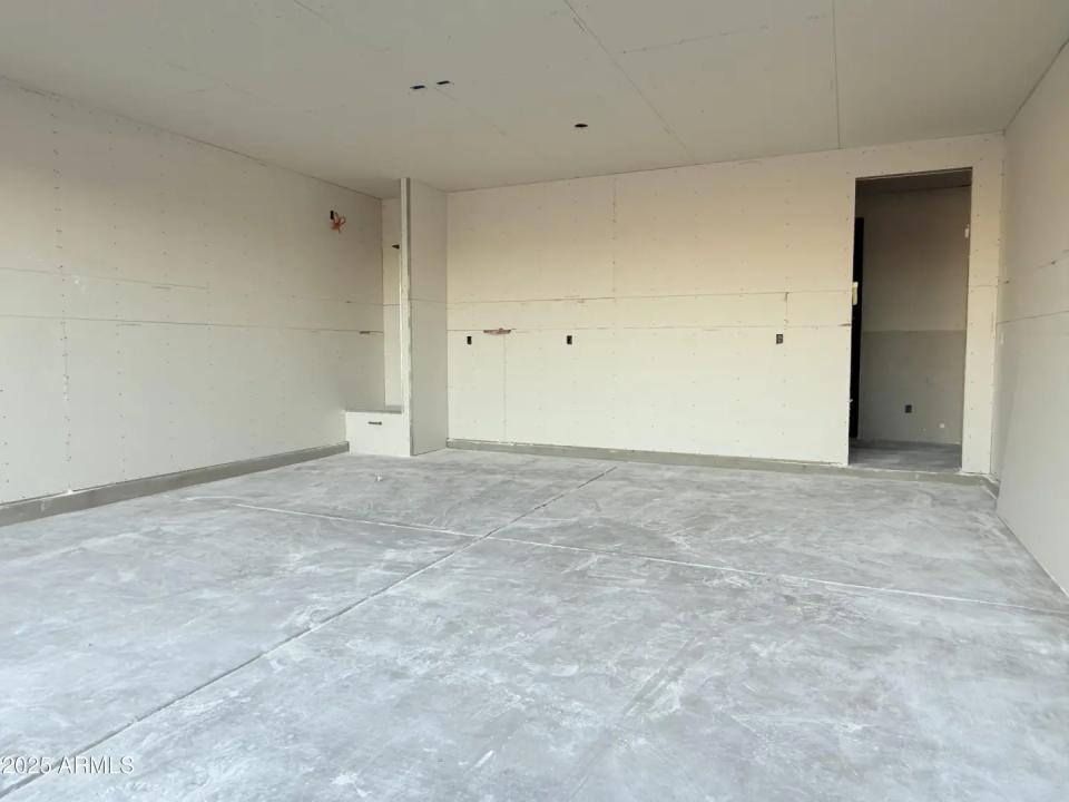 Real Estate Picture 20