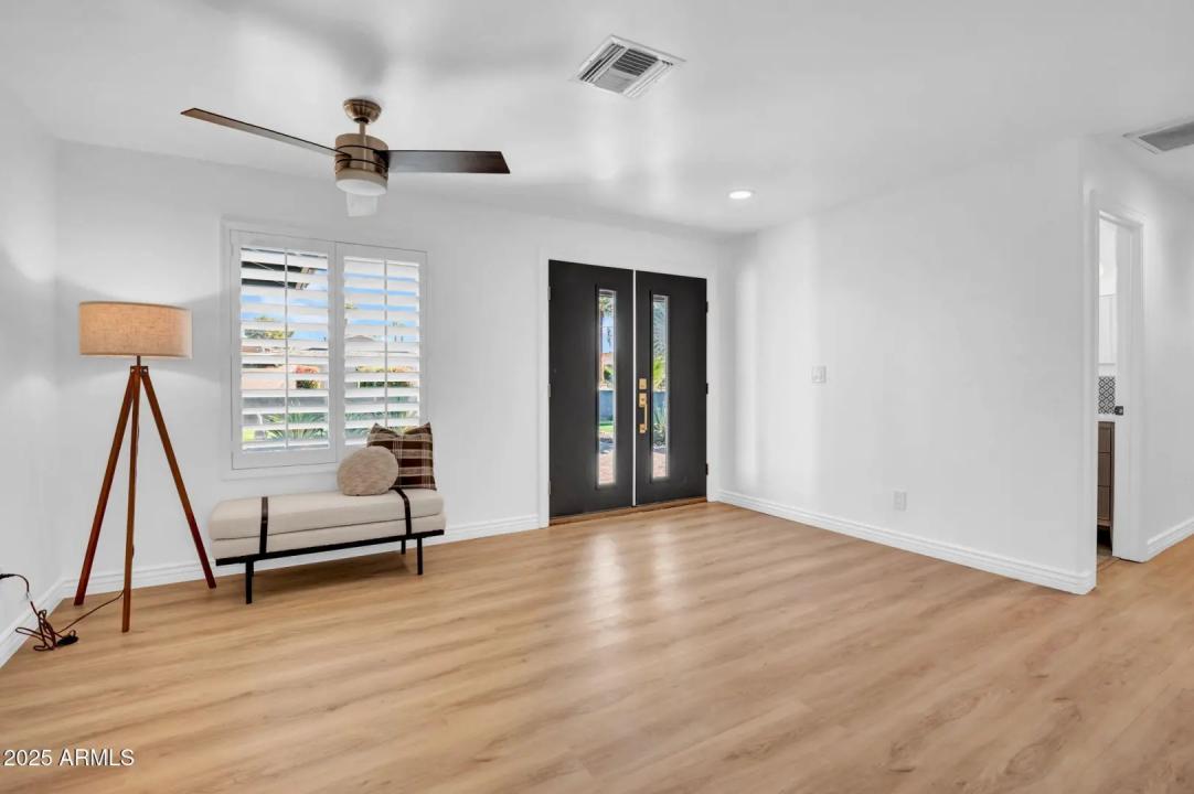 Real Estate Picture 5