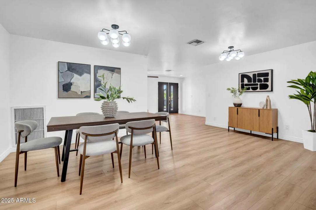 Real Estate Picture 7