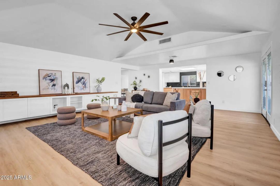 Real Estate Picture 18