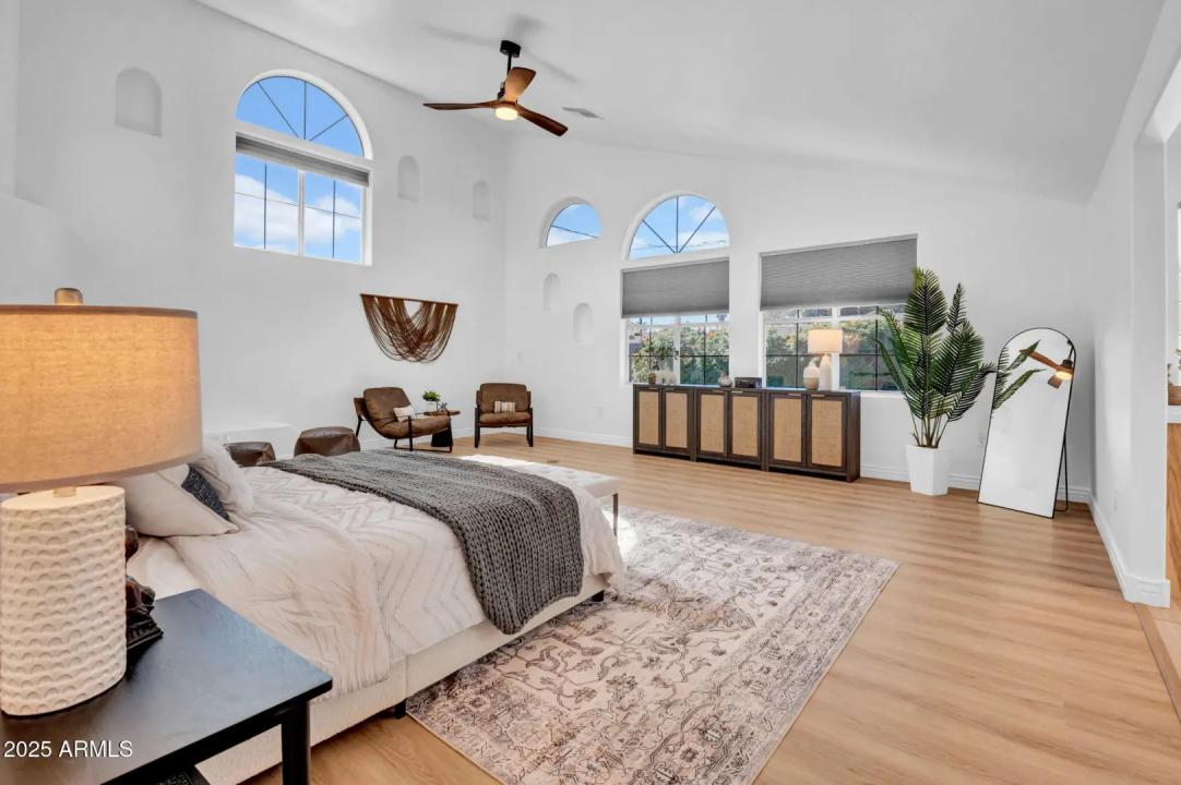 Real Estate Picture 25