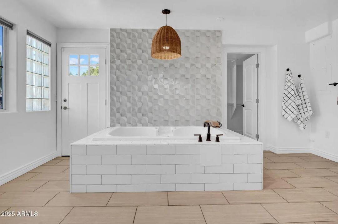 Real Estate Picture 29