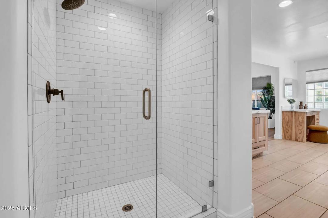 Real Estate Picture 30