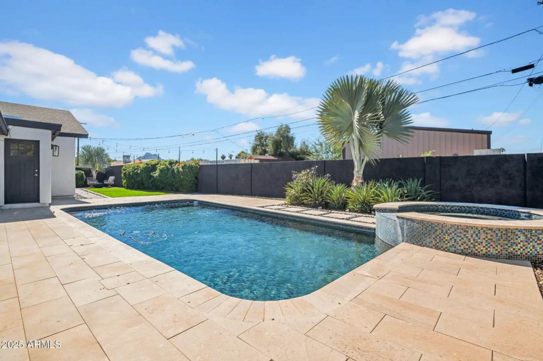 Real Estate Picture 33