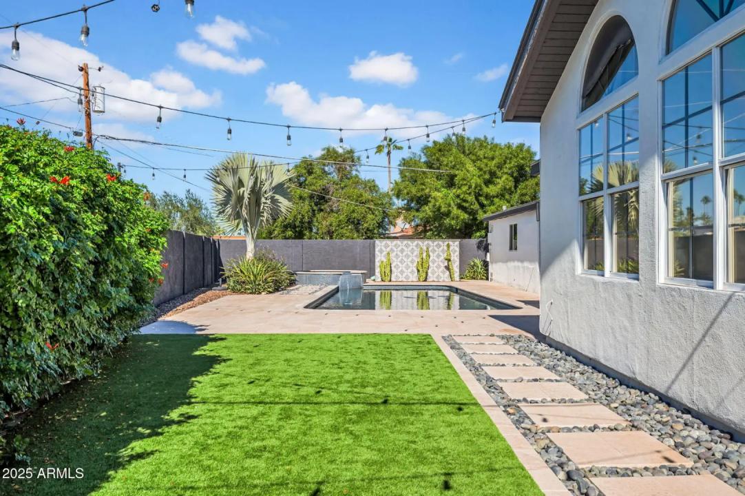 Real Estate Picture 37