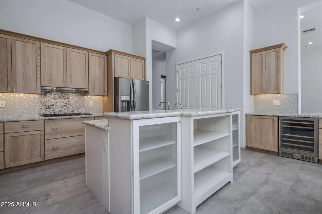 Real Estate Picture 7