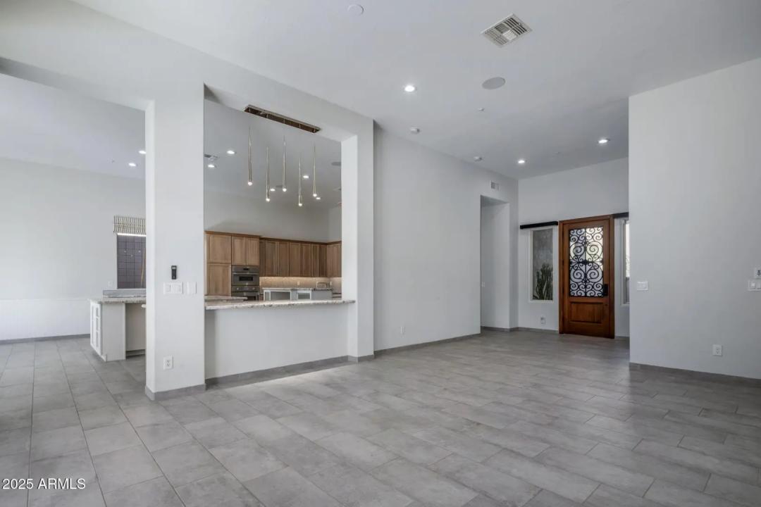 Real Estate Picture 5