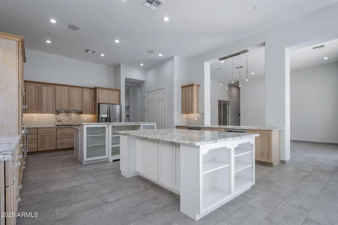 Real Estate Picture 6