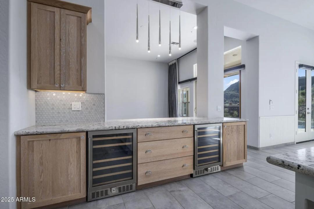 Real Estate Picture 9