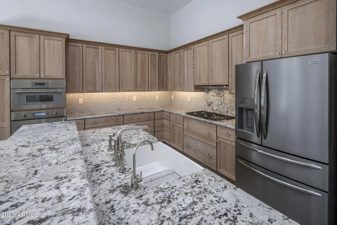 Real Estate Picture 13