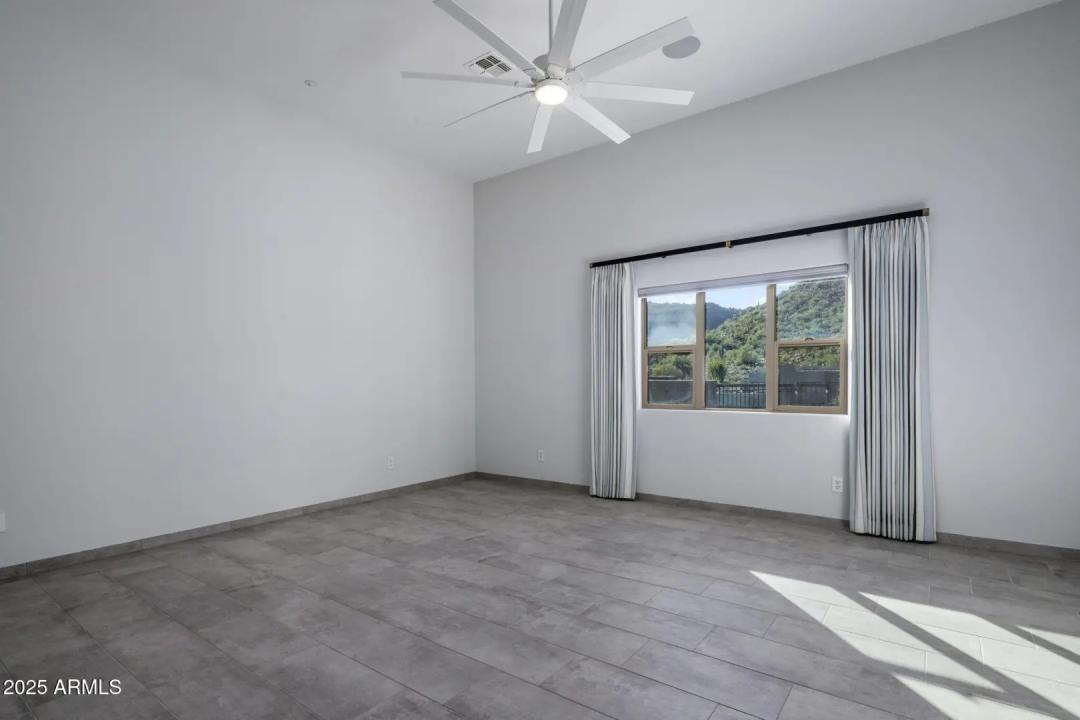 Real Estate Picture 28