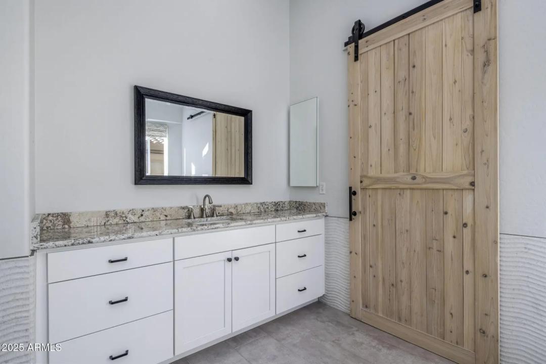 Real Estate Picture 17