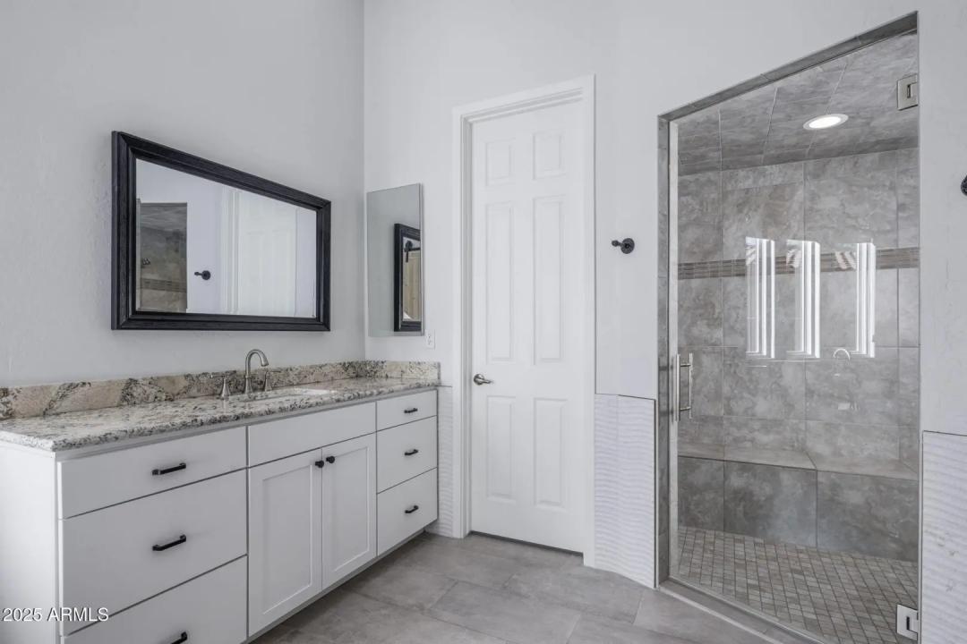 Real Estate Picture 18