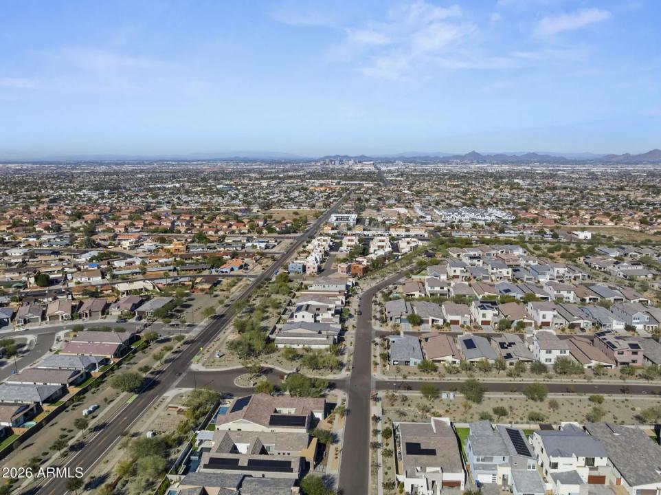 Real Estate Picture 7