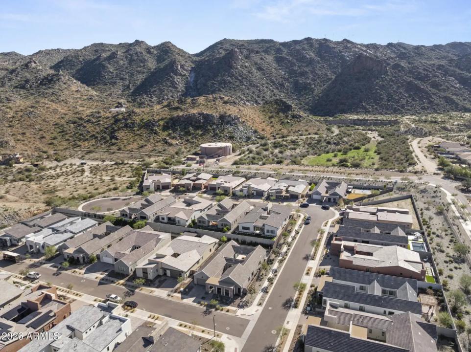 Real Estate Picture 10